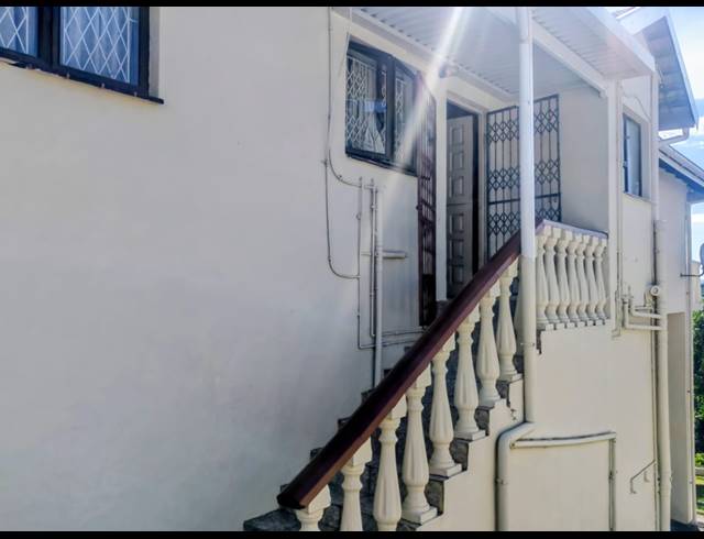 7 BEDROOM HOUSE FOR SALE IN UMHLATUZANA
